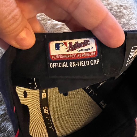 New Era Atlanta Braves Dark Blue Red Fitted Hat Cap 6 5/8 - Picture 7 of 9